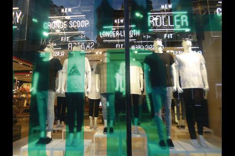 Topman opted once again for simplicity, with its show-stopping displays